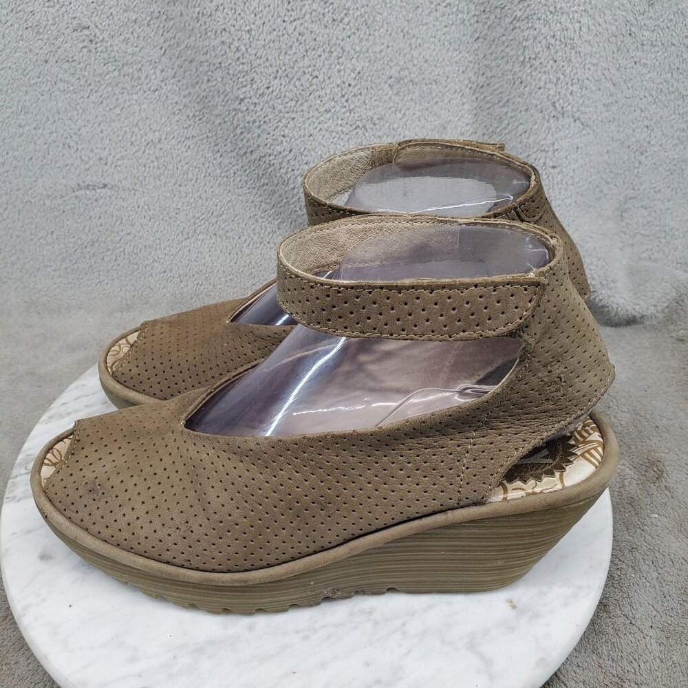 Fly London Shoes Womens Size EU38 US 7.5 Yala Beige Leather Wedge Sandals *Read*